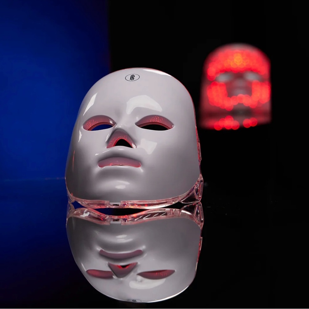 Regina Light Therapy Mask